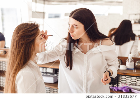 Correction of eyebrow tweezers, eyebrow henna 31832677