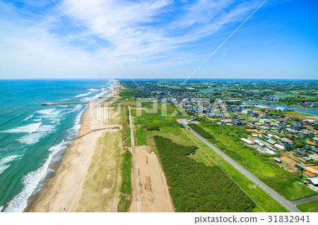 Aerial photograph of fish market near the fairy shore 31832941