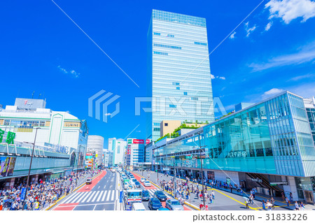 新宿站南口站（Busta Shinjuku）前的風景 31833226