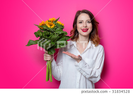 Portrait of young red-haired girl with sunflowers Portrait of young red-haired girl with sunflowers 31834528