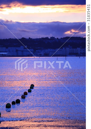 The sea at dusk 31835431