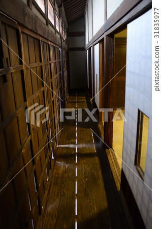 日本房屋因快門關閉而關閉 31835977