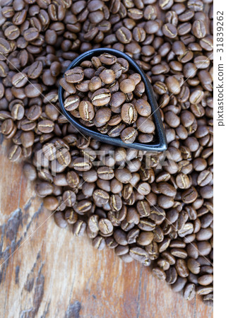 Roasted coffee beans of three different level  31839262