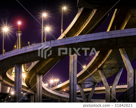 Highly Interchange in the Evening Highly Interchange in the Evening 31842021