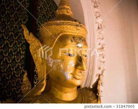 The buddha image in Phra Pathom Chedi, Thailand. 31847005
