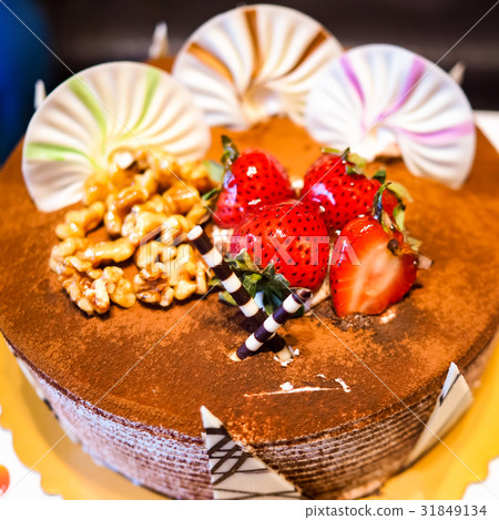 Birthday Cake 31849134