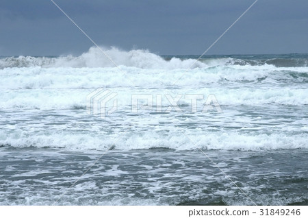 連續的白色波浪 連續的白色波浪 31849246