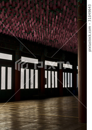 Yangsan Tongdo Temple Daeungjeon and Kum River Stairs (National Treasure No. 290), Tongdo Temple, Yangsan City, Gyeongnam 31849643