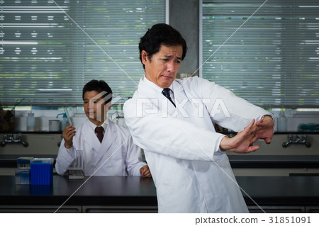 researcher  31851091