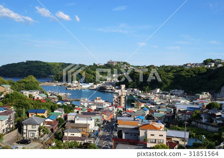 The townscape of Manazuru Harbor and Manazuru The townscape of Manazuru Harbor and Manazuru 31851564
