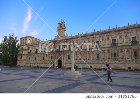Parador, Castilla y Leon, Camino de Santiago, Spain 31851766