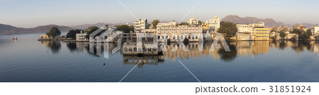 Lake Pichola, Udaipur, Rajasthan, India Lake Pichola, Udaipur, Rajasthan, India 31851924