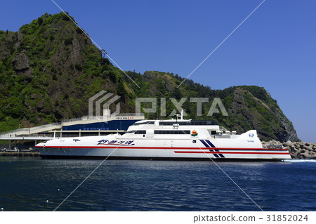 Cruise, Dodong, Ulleung, Gyeongbuk 31852024