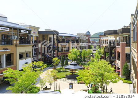 Shinsegae Chelsea Premium Outlets Paju, Paju City, Gyeonggi-do 31852034