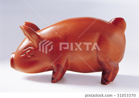 a hog, a swine, a pig 31853370