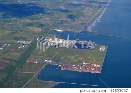 From the airplane, Tomakomai Higashi Port · Tomoda-Atsushi Thermal Power Station · Coastal surrounding scenery 31855097