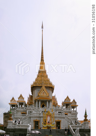 Golden Buddha at Temple names Wat Traimitr  31856198