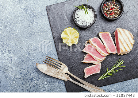 grilled tuna steaks grilled tuna steaks 31857448