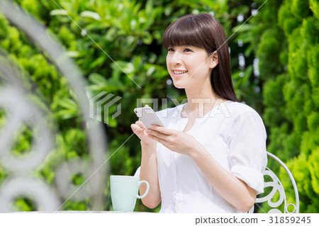 女性(智能手機) 女性(智能手機) 31859245