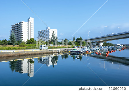 Yotto Harbor  31860930