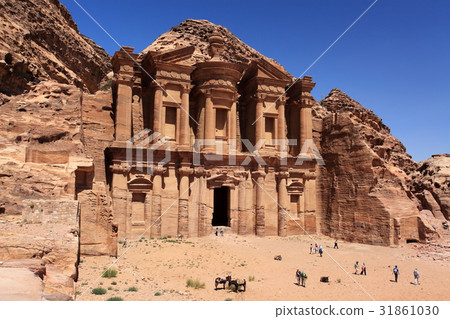 Ed Dill of Petra ruins 31861030