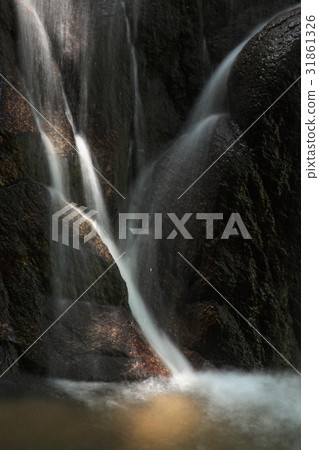 Mysterious flow 31861326