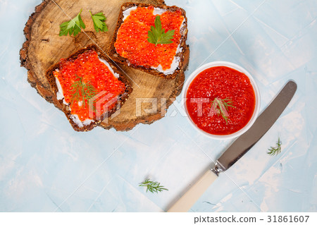 Sandwiches with red salmon caviar Sandwiches with red salmon caviar 31861607