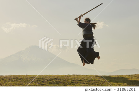 Kendo Girl and Mt. Fuji 31863201
