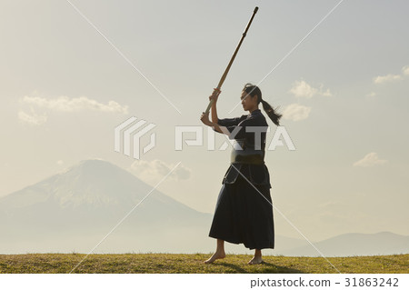 Kendo Girl and Mt. Fuji 31863242