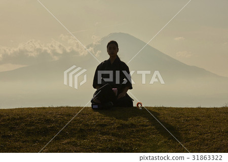 Kendo Girl and Mt. Fuji Kendo Girl and Mt. Fuji 31863322