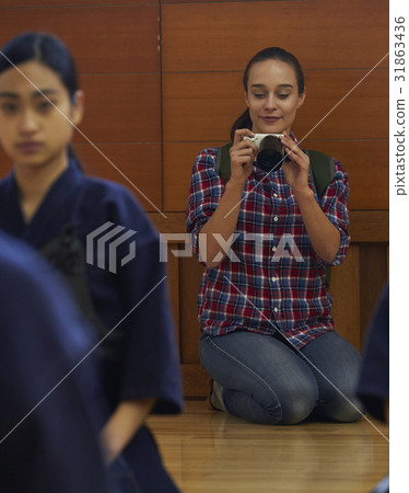 Foreign women who watch martial arts 31863436