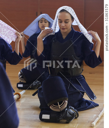 Girls studying kendo Girls studying kendo 31863579