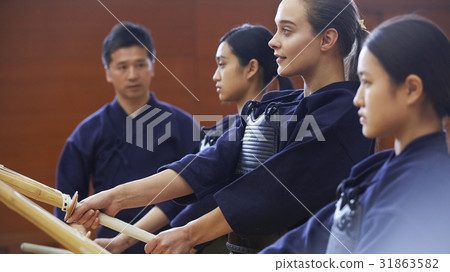 Girls studying kendo Girls studying kendo 31863582