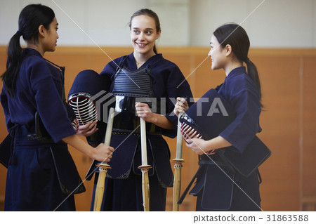 學習劍道的女孩 31863588