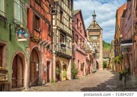 Central street of Riquewihr village, Alsace 31864207