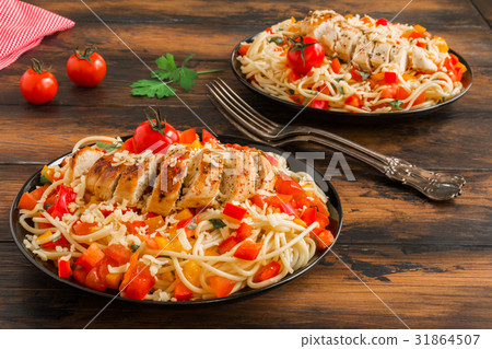 Chicken bruschetta pasta salad with vegetables 31864507
