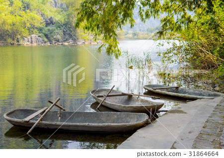 The small travel boat pier of Tam Coc 31864664