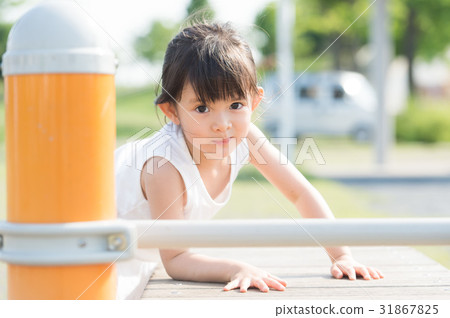 Energetic girl Energetic girl 31867825