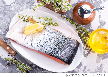 salmon 31872431