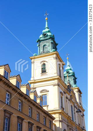 Old town square in Warsaw in a sunny day 31873423