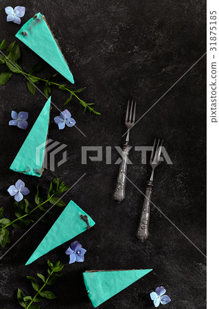 Mint And Dark Chocolate Cake Mint And Dark Chocolate Cake 31875185