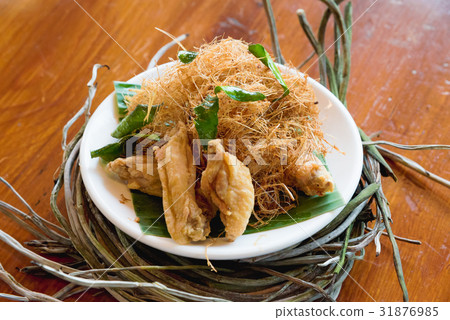 Fried Chicken with lemon grass 31876985