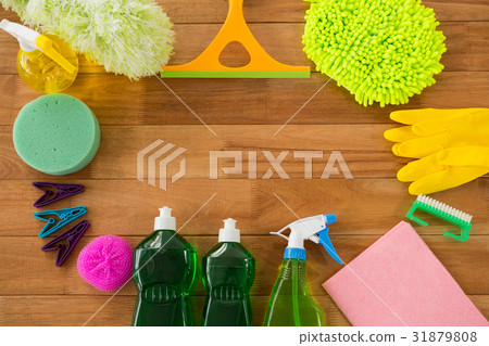 Overhead view of various cleaning equipment 31879808