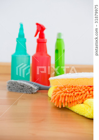 Close-up of chemical spray bottles and cleaning spone 31879975