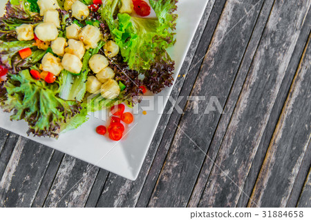 fresh oganic vegetable tofu mix salad  31884658