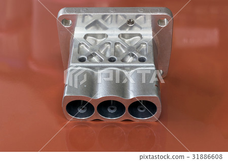 Automotive Aluminium part manufacturing by Low Pre Automotive Aluminium part manufacturing by Low Pre 31886608