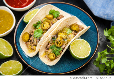 Mexican tacos with beef 31888606