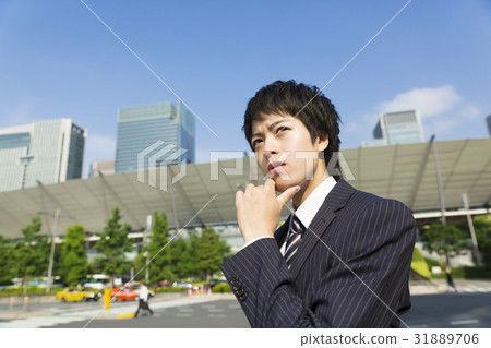 Businessman image Think serious look Tokyo Station Yaesu mouth 31889706