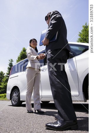 Handshake business car business negotiation business meeting Meeting businessman 31889783