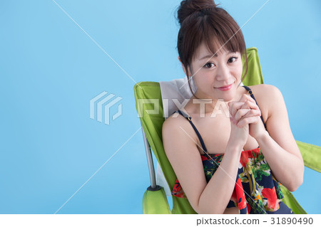 泳裝女士·藍背 31890490